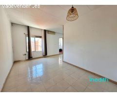 OPORTUNIDAD Piso  ATICO  con ascensor en venta en Centre al lado del metro.