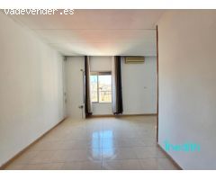 OPORTUNIDAD Piso  ATICO  con ascensor en venta en Centre al lado del metro.