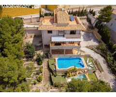 Villa independiente con piscina privada en Altea La Vieja