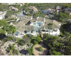IMPRESIONANTE CHALET EN URBANIZACIÓN ALTORREAL