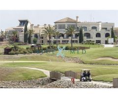 Disfruta el golf y la Costa Cálida española