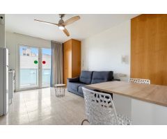 ESTUDIO CON VISTAS AL MAR
