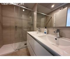 APARTAMENTO CON VISTAS AL MAR CON PARKING Y TRASTERO