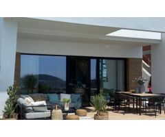 Una Villa Moderna con maravillosas vistas en Finestrat en Venta