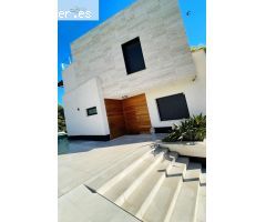 SE ALQUILA ESTA MARAVILLOSA VILLA CON VISTAS AL MAR