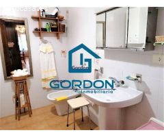 Buscas un piso con terraza, garaje, trastero, 4 dormitorios... a 100 mts. de Silgar?... aqui lo tien
