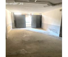 Oportunidad en Benissa: 2 Trasteros Convertibles en Garaje Cerrado con Almacenamiento