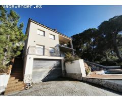 CASA DE 2 PLANTAS CON GARAJE Y PISCINA EN VENTA EN LLORET DE MAR, GIRONA