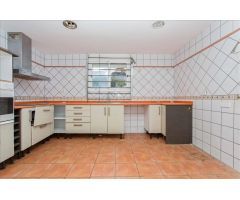 CASA DE 2 PLANTAS CON GARAJE EN VENTA EN PIERA, BARCELONA