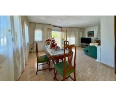 CASA CON JARDÍN, PISCINA Y GARAJE EN TORDERA!