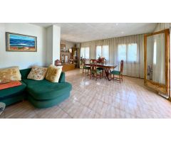 CASA CON JARDÍN, PISCINA Y GARAJE EN TORDERA!
