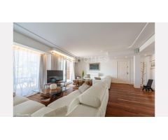 Amplia vivienda con terrazas y vistas despejadas en el corazón de Gros, a un paso de la Zurriola