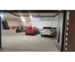 Garaje cerrado de 98 m² en Amara – Amplio, seguro y con puerta motorizada