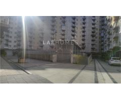 Garaje cerrado de 98 m² en Amara – Amplio, seguro y con puerta motorizada