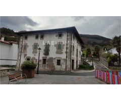 Gran Casa en Albiztur: Espacio, Luz y Naturaleza para tu Proyecto