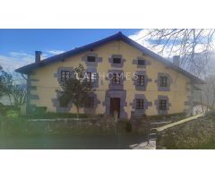 Casa en Venta en Larraul con Terreno - ¡Oportunidad Única para Reformar!