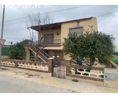 Casa con terreno en la huerta de El Raal