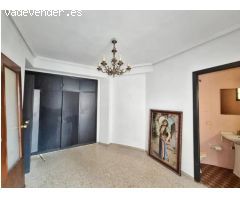 ¡¡PISO CON GARAJE, BALCÓN, TRASTERO Y 3 FACHADAS EN EXCELENTE ZONA!!
