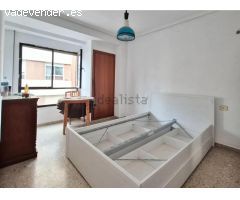 ¡¡PISO CON GARAJE, BALCÓN, TRASTERO Y 3 FACHADAS EN EXCELENTE ZONA!!