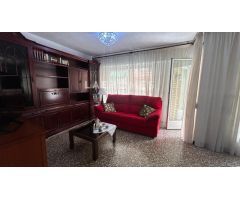 Piso en venta en San Blas – Alicante, con 3 dormitorios, patio y trastero, a 5 minutos de Renfe