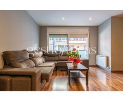 ¡PISO EN ALQUILER CON 3 HABITACIONES Y UN FABULOSO PATIO!
