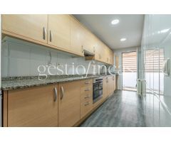 ¡PISO EN ALQUILER CON 3 HABITACIONES Y UN FABULOSO PATIO!