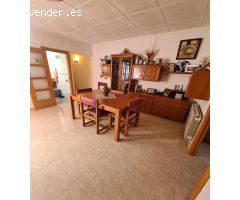 CAN ANGLADA - ¡¡¡PISO PARA ENTRAR A VIVIR EN FINCA DE TAN SÓLO 3 VECINOS!!!