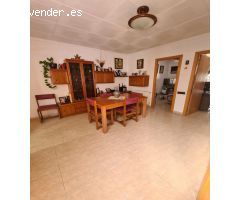 CAN ANGLADA - ¡¡¡PISO PARA ENTRAR A VIVIR EN FINCA DE TAN SÓLO 3 VECINOS!!!