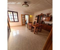 CAN ANGLADA - ¡¡¡PISO PARA ENTRAR A VIVIR EN FINCA DE TAN SÓLO 3 VECINOS!!!