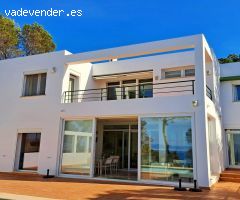 Villa junto al acantilado en Bahia Azul