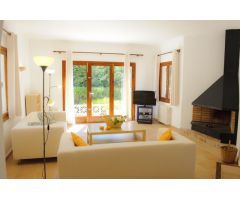 Chalet ibicenco con licencia turística a solo 50 metros del mar en Cala Egos / Cala dOr