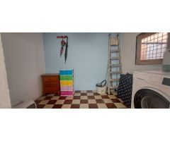 SE VENDE CASA DE TRES DORMITORIOS