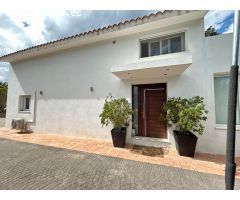 GRAN FINCA CON VILLA DE LUJO Y TERRENO EN PRODUCCIÓN EN COÍN.