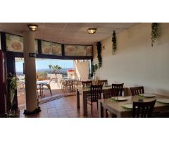 Traspaso de Restaurante en Funcionamiento en Golf Sur: Primera Línea de Playa y Gran Potencial