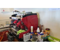 Traspaso de Restaurante en Funcionamiento en Golf Sur: Primera Línea de Playa y Gran Potencial