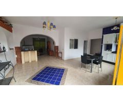 Venta de Casa con  Terreno en El Tanque
