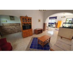 Venta de Casa con  Terreno en El Tanque