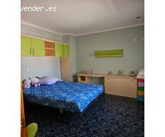 Casa grande con espacios dentro y fuera. Ideal para relajarte en la naturaleza