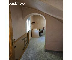 Casa grande con espacios dentro y fuera. Ideal para relajarte en la naturaleza