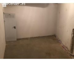 SE ALQUILA O SE VENDE TRASTERO en C/Margallo (Cáceres)