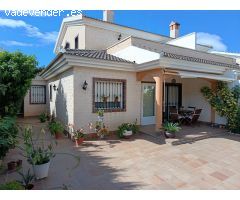 SE VENDE CHALET ADOSADO SEMI ESQUINA EN TORRE DE LA HORADADA