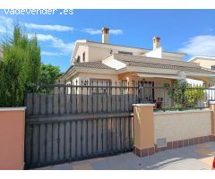 SE VENDE CHALET ADOSADO SEMI ESQUINA EN TORRE DE LA HORADADA