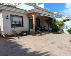 SE VENDE CHALET ADOSADO SEMI ESQUINA EN TORRE DE LA HORADADA