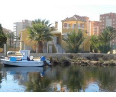 Villa en Venta en La Manga del Mar Menor, Murcia