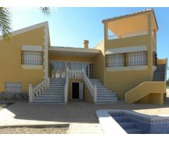 Villa en Venta en La Manga del Mar Menor, Murcia