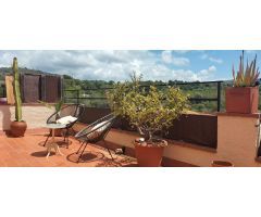 Atico amueblado con amplia terraza de alquiler de temporada