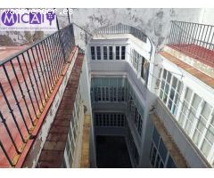 Casa señorial en el centro de Cádiz para reformar.