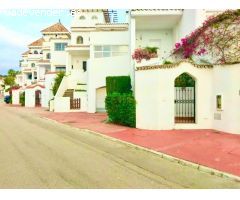 Amplia casa adosada con jardín, terrazas y gran garaje – A pocos minutos de las playas de Manilva