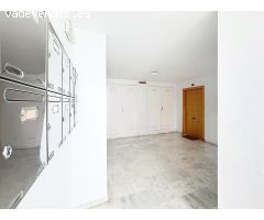 ¡Amplio apartamento en planta baja con acceso directo a la piscina y a pocos minutos de la playa!