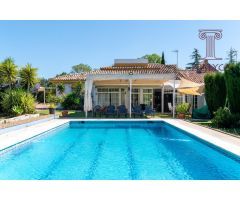 Chalet en Urb. Vista Aljarafe con 3.374 m² de parcela